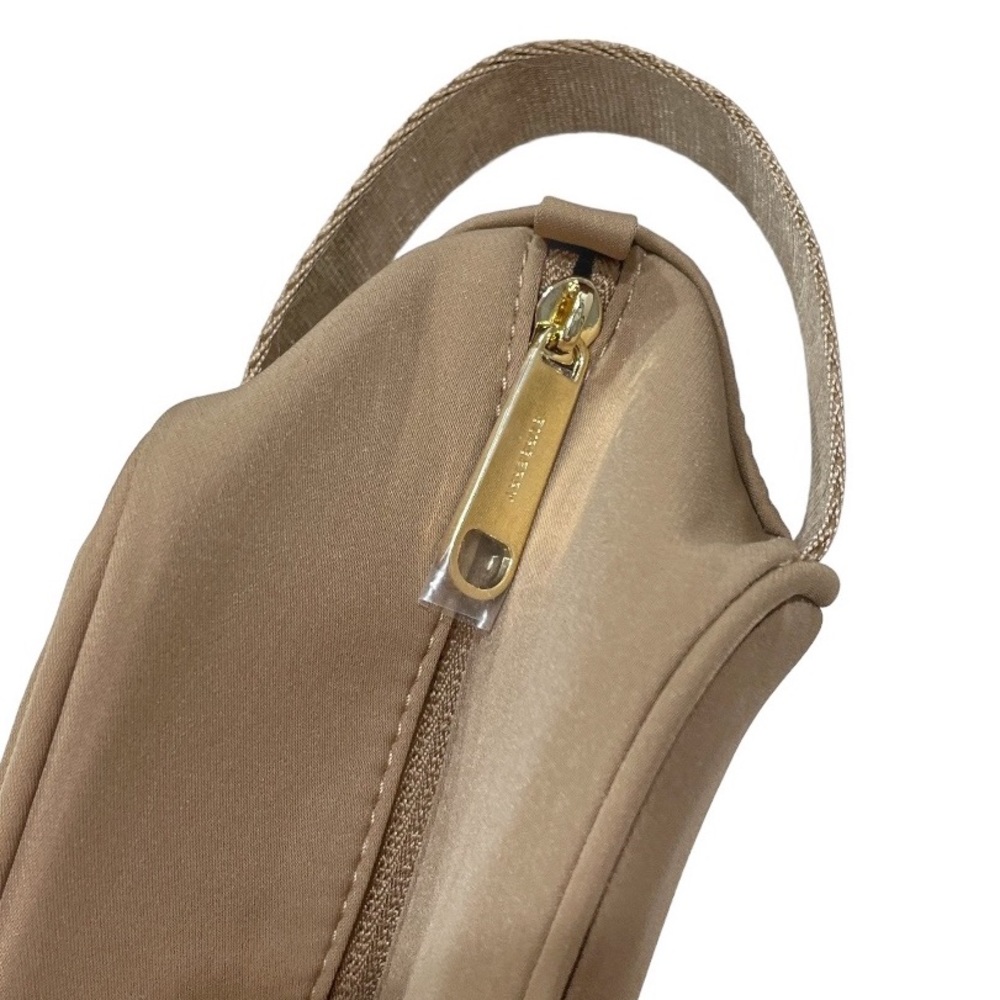 Burberry Hero Travel Bag - Picture 3 of 8